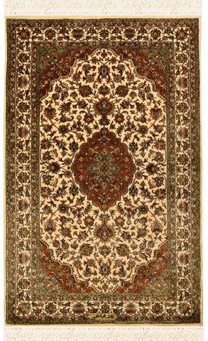 2.5'x4' Ivory Kashan Silk Rug Oriental Carpet Medallion Design